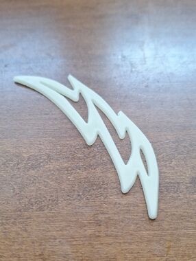 Glow In Dark Decal 9Cream Curved Lightning Applique
